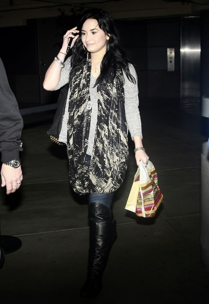 Demi Lovato Shopping And Eating...